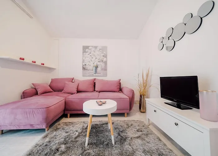 Adorable With Swimming Pool And Terrace Apartment Ljubač