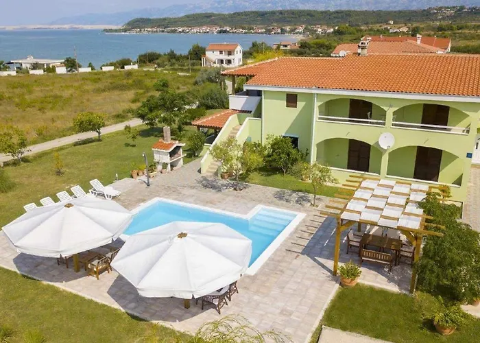 Adorable With Swimming Pool And Terrace * Любач