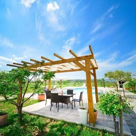 Апартаменты Adorable With Swimming Pool And Terrace Любач