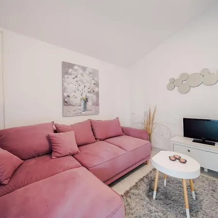 Апартаменты Adorable With Swimming Pool And Terrace Любач