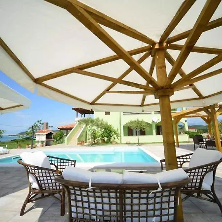 Adorable With Swimming Pool And Terrace *