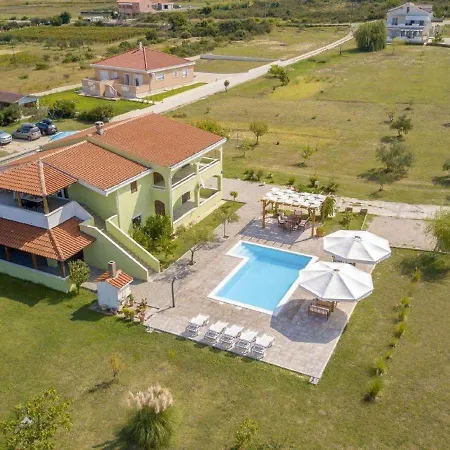 Апартаменты Adorable With Swimming Pool And Terrace Любач